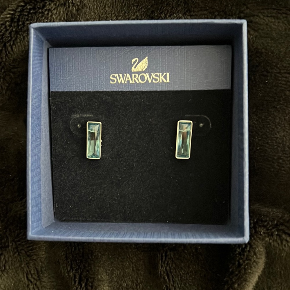 Beautiful Swarovski Aquamarine pierced earrings